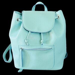 🥳👛HOST PICK👛🥳
BLUSH BACKPACK STYLE BAG